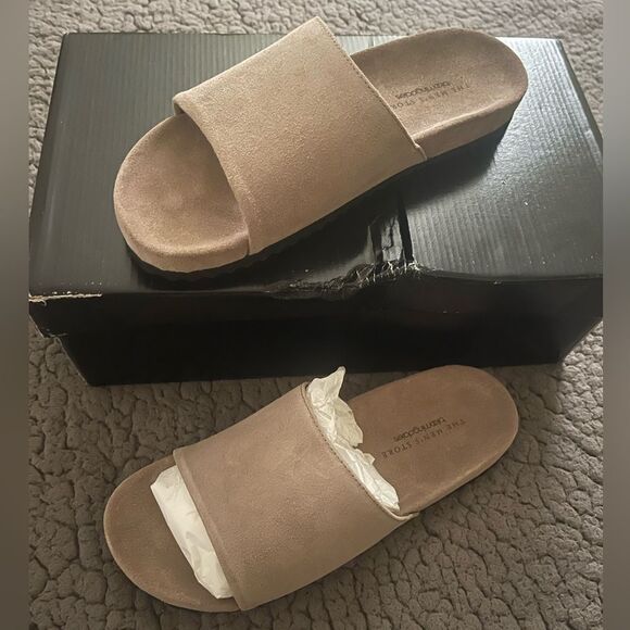 The Men's Store at Bloomingdale's Slip On Slide Sandals Men's 8 Stone Suede - Picture 1 of 8